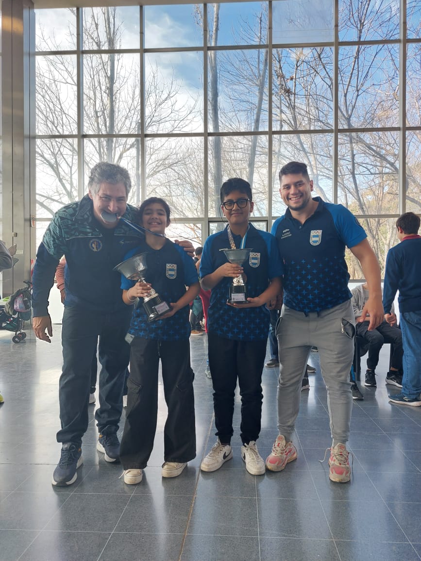 Gran actuación de los chicos en los campeonatos argentinos escolares  - Club Argentino de Ajedrez